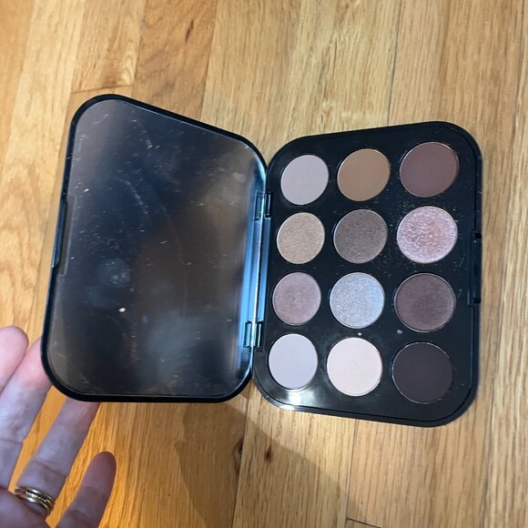 MAC cosmetics Connect In Colour Eye Shadow Palette: Unfiltered Nudes - Picture 2 of 4